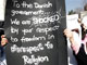 Une Jordanienne brandit une pancarte sur laquelle il est écrit : «Au gouvernement danois. Nous sommes choqués par votre respect de la liberté qui est irrespectueuse de la religion.» 

		(Photo : AFP)