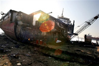 Un chantier de démolition de navires dans la baie d'Alang.(photo : AFP)