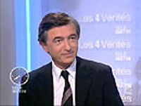 Le ministre des Affaires étrangères français, Philippe Douste-Blazy, a accusé l'Iran de mener «<em>un programme nucléaire militaire clandestin</em>».(Source : France 2)