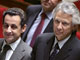 Le gouvernement a travaillé dans un «esprit collégial», a insisté Dominique de Villepin (à D.), accompagné de Nicolas Sarkozy.(Photo : AFP)