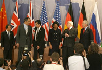 Les ministres chinois, russe, français, américain, allemand et britannique se sont félicités du compromis intervenu mercredi soir au Conseil de sécurité.(Photo : AFP)