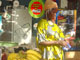 Les femmes occupées en dehors de l’agriculture sont prédominantes dans le commerce, à l'exemple de cette vendeuse malienne de bananes.(Photo : Monique Mas / RFI)