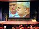 Juillet 2001. Première apparition de Slobodan Milosevic, sur écran géant à la Haye, lors d'une conférence de presse internationale.(Photo : AFP)