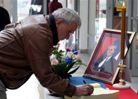Sarajevo, le 15 mars 2006 : l'hommage des Serbes de Bosnie à l'ancien président serbe.(Photo : AFP)