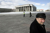 A Minsk, la place d'Octobre, ce 24 mars, est vide de tous ses occupants.(Photo: AFP)