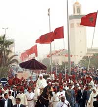 Première visite du souverain marocain Mohammed VI au Sahara occidental en 2001.(Photo: AFP)