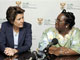 La ministre française de la Coopération entretient de bonnes relations avec la ministre sud-africaine des Affaires étrangères, Nkosazana Dlamini-Zuma. 

		(Photo : AFP)