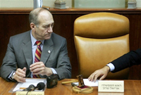 Ehud Olmert a été officiellement désigné successeur d'Ariel Sharon au poste de Premier ministre. Ariel Sharon est plongé dans le coma depuis bientôt 100 jours.(Photo : AFP)
