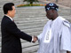 Les présidents chinois Hu Jintao et nigérian Olusegun Obasanjo ont signé une série d'accords concernant le secteur pétrolier. 

		(Photo : AFP)