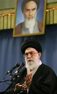 Le guide suprême iranien, Ali Khamenei : «<em>Les Américains doivent savoir que s'ils attaquent l'Iran, leurs intérêts seront pris pour cibles partout dans le monde</em>».(Photo : AFP)