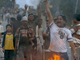 Les Népalais poursuivaient leur mobilisation, dimanche, aux cris de «<i>Vive la République&nbsp;!</i>», ou même «<i>Préparez le bûcher pour Gyanendra&nbsp;!</i>» 

		(Photo : AFP)