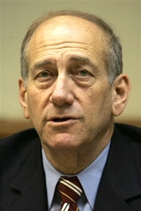 Le Premier ministre israélien Ehud Olmert devrait présenter son gouvernement de coalition début mai.(Photo : AFP)