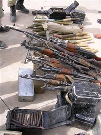 Armes saisies par les forces gouvernementales après l'offensive rebelle du 13 avril à N'Djamena.(Photo : AFP)