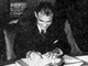 Ardeshir Zahedi (milieu), ancien ministre iranien des Affaires étrangères, a signé en 1968 l’adhésion de son pays au Traité de non-prolifération nucléaire.(Photo : Kayhan.com)