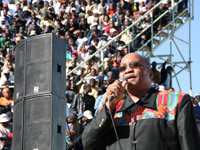A la veille de son procès, Jacob Zuma s'adresse à ses partisans dans un stade de Soweto.(Photo : Valérie Hirsch/RFI)