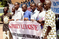 Nicolas Sarkozy n'a pas été compris par les Maliens qui manifestaient dans la rue à Bamako.(Photo : AFP)