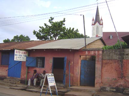 Les Togolais se réfugient dans la religion. Le pasteur Franck Adoubra qui vit aujourd'hui à Kpalimé à 120 kilomètres au nord-ouest de Lomé. Il parle de la <em>«déprime du peuple togolais»</em>.(Photo : Carine Frenk / RFI)