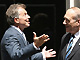 Tony Blair et Ehud Olmert devant le 10, Downing Street. 

		(Photo: AFP)