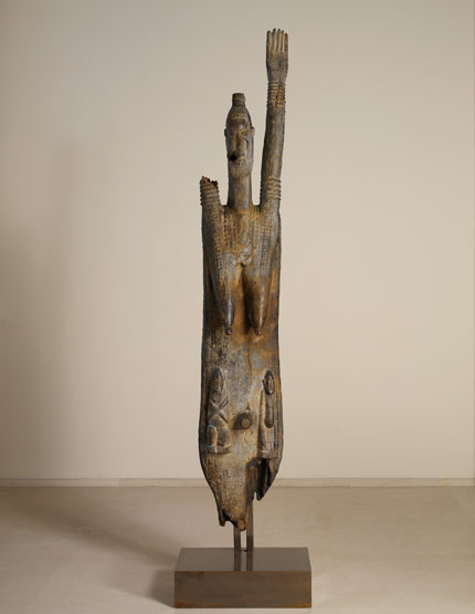 Afrique : Statue anthropomorphe Soninké «Djennenké» (Mali, Xe / XIe siècle). &#13;&#10;&#13;&#10;&#9;&#9;© Musée du quai Branly. Photo : (Patrick Griès)