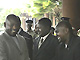 Le président burundais Pierre Nkurunziza (à g.) à son arrivée à Dar es-Salaam, le 17 juin 2006. 

		(Photo: AFP)