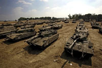 Les chars israéliens se sont arrêtés au nord de la bande de Gaza. 

		(Photo : AFP)
