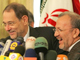 Javier Solana (à gauche) et Manouchehr Mottaki. 

		(Photo : AFP)