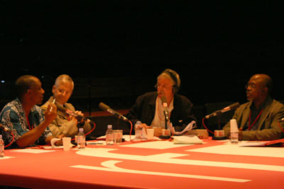 De gauche à droite :  Ghassan Salamé, le Général Philippe Alexandre Ellebogen, Philippe Leymarie et Elikia M'Bokolo. &#13;&#10;&#13;&#10;&#9;&#9;(Photo : Jean-Marc Munier)