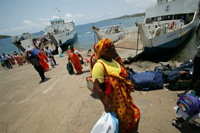 Le port de Dzaoudzi à Mayotte, que de nombreux Comoriens tentent de rallier depuis Anjouan. 
		(Photo : AFP)