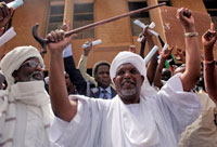 Hier à Khartoum, des partisans du parti au pouvoir ont manifesté contre le déploiement d'une force de l'ONU au Darfour. 

		(Photo : AFP)