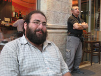 Yehuda Shaul, ancien chef de patrouille à Hébron : «J’ai réalisé que j’avais vécu trois ans de mensonges et de mal» &#13;&#10;&#13;&#10;&#9;&#9;(Photo : Karim Lebhour/RFI)