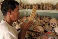 Près de deux millions de Cambodgiens sont morts entre 1975 et 1979, pendant le génocide mené par les Khmers rouges. 

		(Photo : AFP)