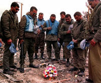 Le 25 juillet 2006, 4 observateurs de la Finul (Force intérimaire des Nations unies au Liban) sont morts lors d'un raid aérien israélien à Khiam. Le 18 avril 1996 à Cana, le bombardement par l’armée israélienne d'un camp de la Finul abritant 250 réfugiés avait fait plus de 100 morts. 

		(Photo : AFP)