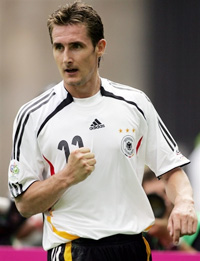 L'Allemagne comptera sur Miroslav Klose, meilleur buteur de la compétition pour passer en finale. 

		(Photo : AFP)