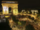 Les Champs-Elysées se sont pratiquement vidés après la victoire de l'Italie face à la France en finale de la Coupe du monde 2006. Malgré cette défaite, l'arc de Triomphe affichait : «Zizou on t'aime». 

		(Photo : AFP)