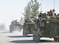 Les soldats canadiens, anglais et néerlandais basés dans le sud de l'Afghanistan changent de commandant en chef. 

		(Photo : Anne Le Troquet/RFI)