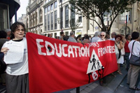 Le Réseau Education sans frontières (RESF) demande la mise en place «<em>de régles communes</em>» pour la régularisation des sans-papiers. 

		(Photo : AFP)