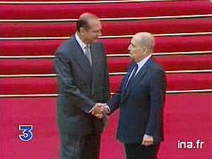 Passation de pouvoir entre François Mitterrand et Jacques chirac. &#13;&#10;&#13;&#10;&#9;&#9;(Photo : INA)