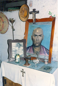 Autel préparé pour une scéance de spiritisme. &#13;&#10;&#13;&#10;&#9;&#9;(Photo : Natalia De Rio)