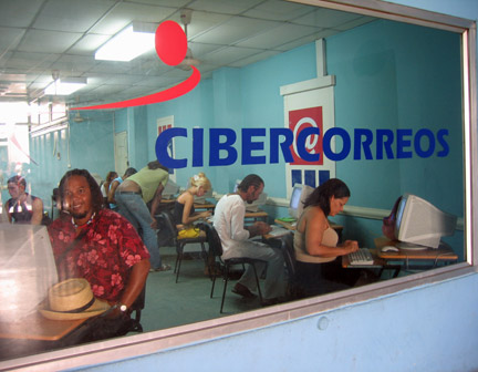La Havane ne compte que trois centres informatiques ouverts au public. &#13;&#10;&#13;&#10;&#9;&#9;
