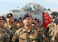 Au total, près de 3 000 soldats italiens devraient être déployés au sud du Liban pour servir au sein de la Finul. 

		(Photo : AFP)