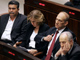 De gauche à droite, le ministre de la Défense, Amir Peretz, la ministre des Affaires étrangères, Tzipi Livni, le Premier ministre, Ehud Olmert, et l'ancien Premier ministre, Shimon Peres.  

		(Photo : AFP)