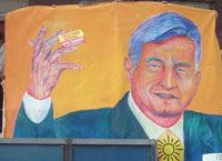 Panneau de soutien à Manuel Lopez Obrador (Parti de la révolution démocratique) au Chiapas. Le scrutin s'annonce très disputé. 

		(Photo: Patrice Gouy/RFI)