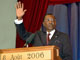 Idriss Deby le 8 août 2006, lors de la cérémonie d'investiture après sa réélection en mai dernier à N'Djamena. 

		(Photo : AFP)