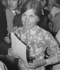 Françoise Claustre, peu après sa libération, le 3 février 1977, lors d'une conférence de presse à Toulouse. 

		(Photo: AFP)