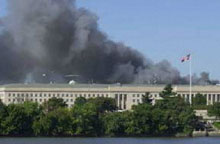 Un troisième appareil détourné vient frapper le coeur militaire des Etats-Unis, le Pentagone. &#13;&#10;&#13;&#10;&#9;&#9;(Photo : AFP)