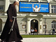 A Altötting, une affiche souhaite la bienvenue au pape Benoît XVI. 

		(Photo: AFP)