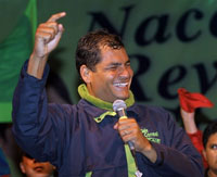 Le candidat de la gauche à l'élection présidentielle du 15 octobre prochain, Rafael Correa, sympathisant de Hugo Chavez, est en tête des sondages.  

		(Photo : AFP)