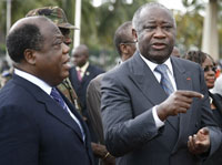 Le Premier ministre Charles Konan Banny et le président Laurent Gbagbo. Qui conduira la transition après le 31 octobre 2006 ? 

		(Photo : AFP)