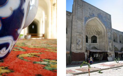 Une théière, posée sur un tapis dans la mosquée de Djuma, à Boukhara. A droite, à Boukhara, les tapis vendus aux touristes sont étalés au mur et au sol. Un tapis de deux mètres sur trois coûte, en moyenne, 150 à 200 euros. &#13;&#10;&#13;&#10;&#9;&#9;(Photo: Nathalie Tourret/RFI)
