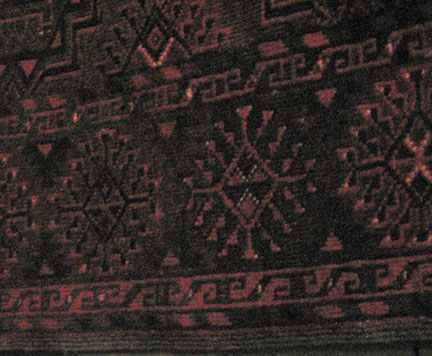 Des motifs zoroastriens ornent un ancien tapis, dans un musée de Boukhara. &#13;&#10;&#13;&#10;&#9;&#9;(Photo: Nathalie Tourret/RFI)